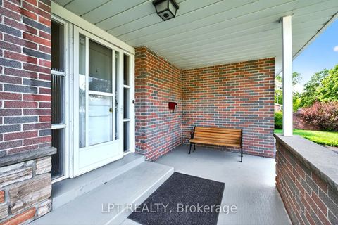 Photo 3 at 49 Kentish Crescent, Malvern West, Toronto
