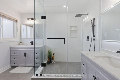 Photo 10 at 18 Abbott Avenue, Bayview Northeast, Aurora