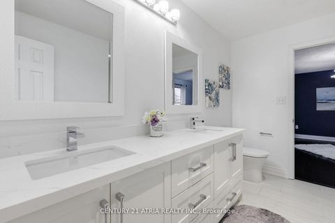 Photo 13 at 18 Abbott Avenue, Bayview Northeast, Aurora