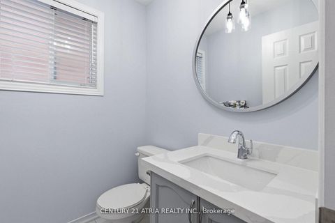 Photo 16 at 18 Abbott Avenue, Bayview Northeast, Aurora