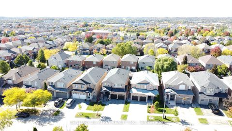 Photo 25 at 18 Abbott Avenue, Bayview Northeast, Aurora