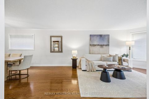 Photo 6 at 37 Dundurn Crescent, Uplands, Vaughan