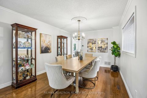 Photo 13 at 37 Dundurn Crescent, Uplands, Vaughan