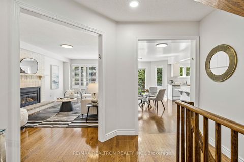 Photo 18 at 37 Dundurn Crescent, Uplands, Vaughan