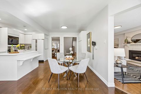Photo 19 at 37 Dundurn Crescent, Uplands, Vaughan