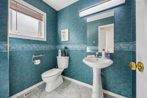 Photo 26 at 37 Dundurn Crescent, Uplands, Vaughan