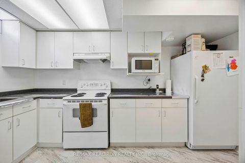 Photo 38 at 37 Dundurn Crescent, Uplands, Vaughan