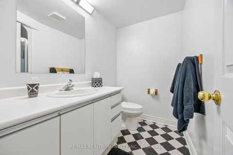Photo 40 at 37 Dundurn Crescent, Uplands, Vaughan