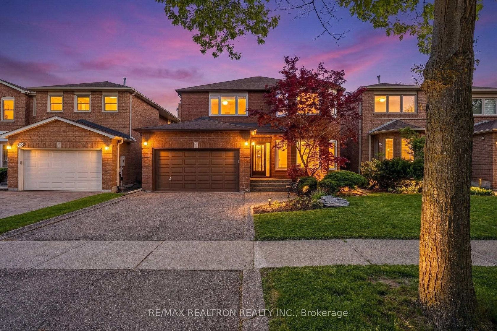 37 Dundurn Crescent, Uplands, Vaughan photo number 2