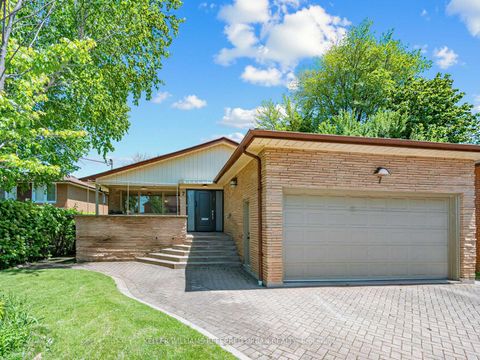 Photo 1 at 7 Harlock Boulevard, Clanton Park, Toronto