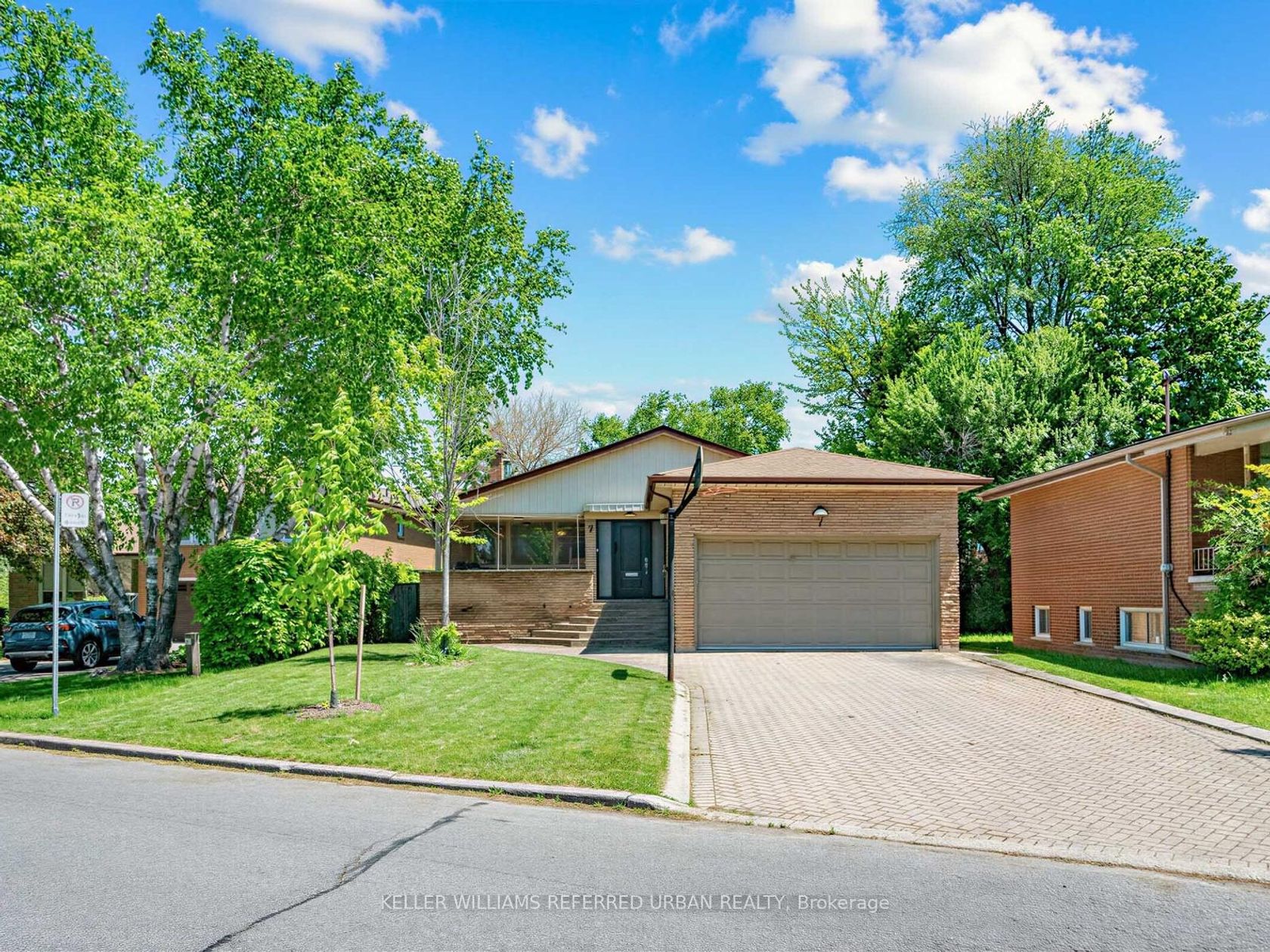 7 Harlock Boulevard, Clanton Park, Toronto 