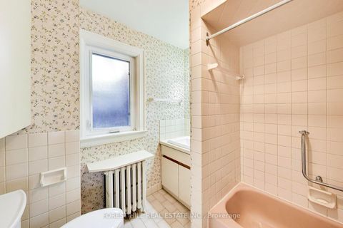 Photo 20 at 164 Deloraine Avenue, Lawrence Park North, Toronto