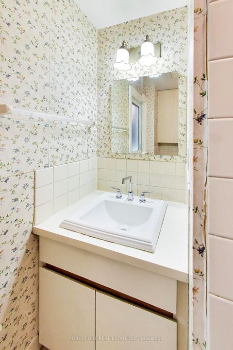 Photo 21 at 164 Deloraine Avenue, Lawrence Park North, Toronto