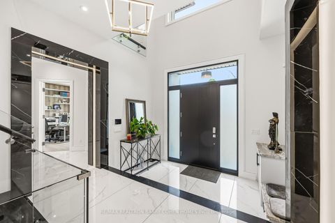 Photo 2 at 2 Hemford Crescent, Don Mills, Toronto