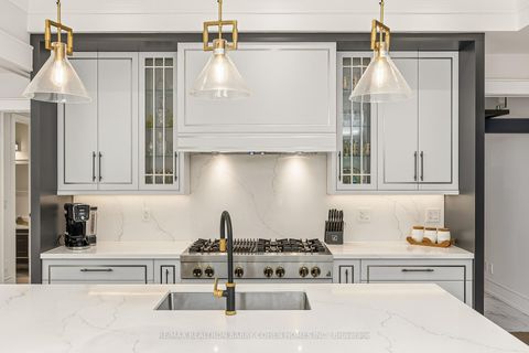 Photo 10 at 2 Hemford Crescent, Don Mills, Toronto