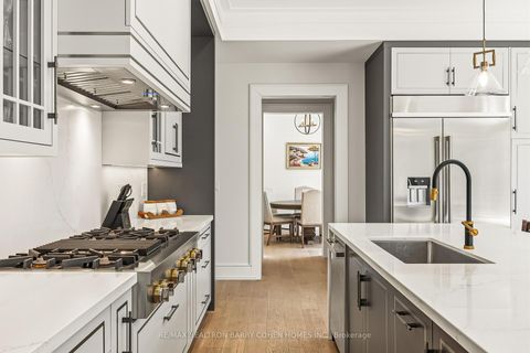 Photo 13 at 2 Hemford Crescent, Don Mills, Toronto