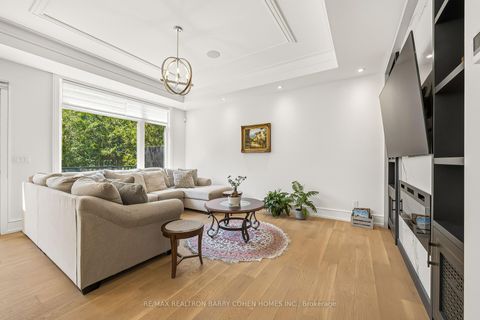 Photo 18 at 2 Hemford Crescent, Don Mills, Toronto