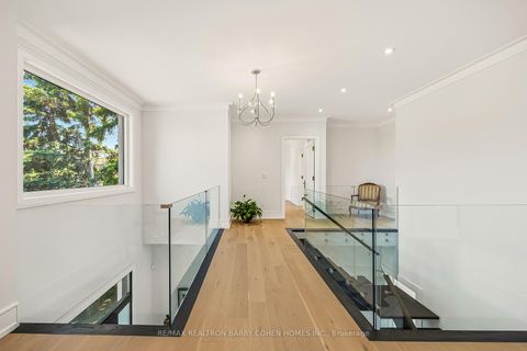 Photo 25 at 2 Hemford Crescent, Don Mills, Toronto