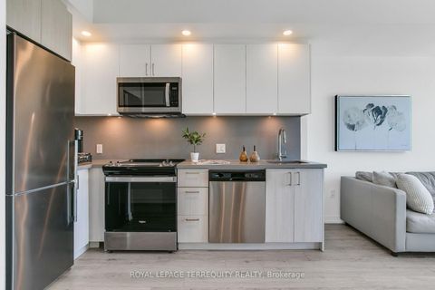 Photo 11 at 517W - 3 Rosewater Street, South Richvale, Richmond Hill
