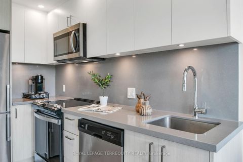 Photo 14 at 517W - 3 Rosewater Street, South Richvale, Richmond Hill