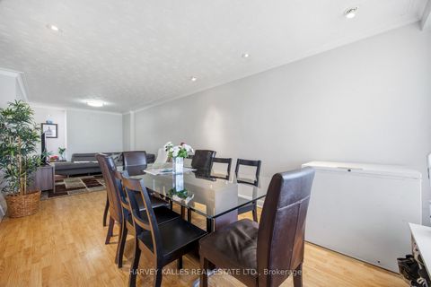 Photo 4 at 29 Giltspur Drive, Jane Heights, Toronto