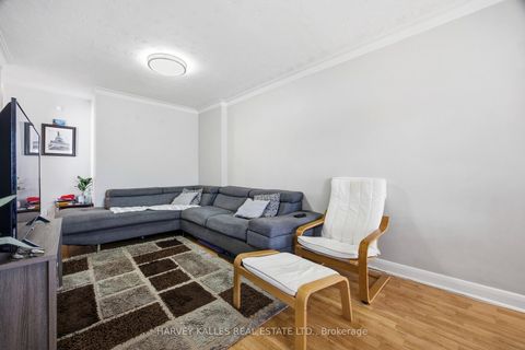 Photo 9 at 29 Giltspur Drive, Jane Heights, Toronto
