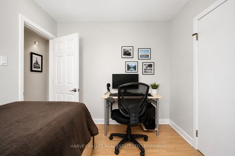Photo 12 at 29 Giltspur Drive, Jane Heights, Toronto