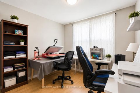 Photo 15 at 29 Giltspur Drive, Jane Heights, Toronto