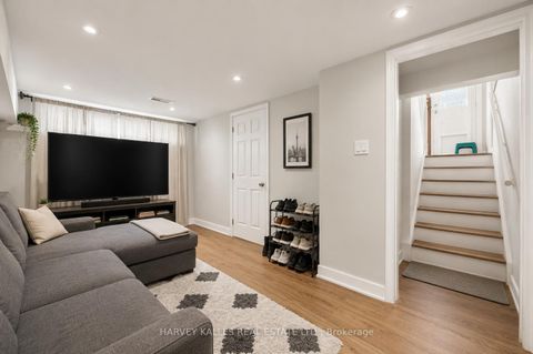 Photo 19 at 29 Giltspur Drive, Jane Heights, Toronto