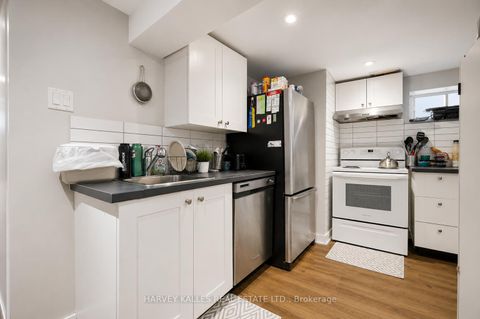 Photo 25 at 29 Giltspur Drive, Jane Heights, Toronto