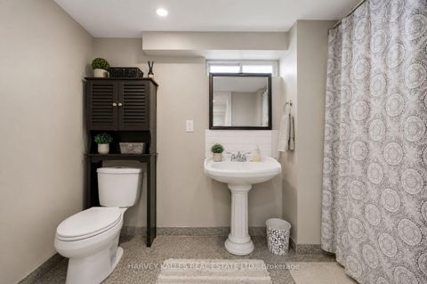 Photo 27 at 29 Giltspur Drive, Jane Heights, Toronto