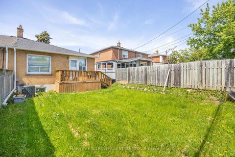 Photo 31 at 29 Giltspur Drive, Jane Heights, Toronto