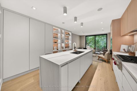 Photo 4 at 110 Banff Road, Mount Pleasant East, Toronto