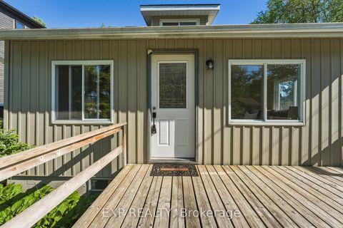 Photo 4 at 217 Bayview Avenue, Keswick South, Georgina