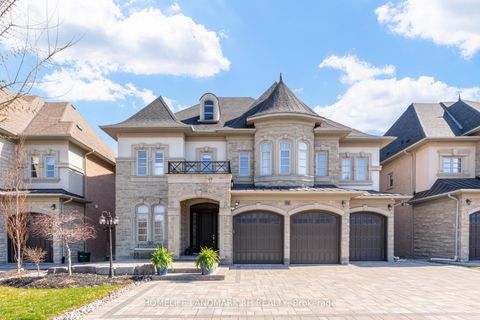 Photo 1 at 15 Finesse Court, Oak Ridges Lake Wilcox, Richmond Hill