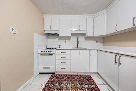 Photo 41 at 18 Mullet Road, Newtonbrook East, Toronto