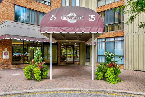 Photo 2 at 1732 - 25 Bamburgh Circle, Steeles, Toronto