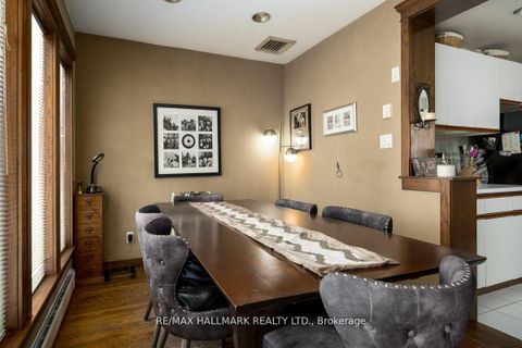 Photo 2 at 22 Airley Crescent, East York, Toronto