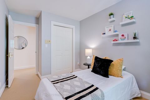 Photo 24 at 209 Ranleigh Avenue, Lawrence Park North, Toronto