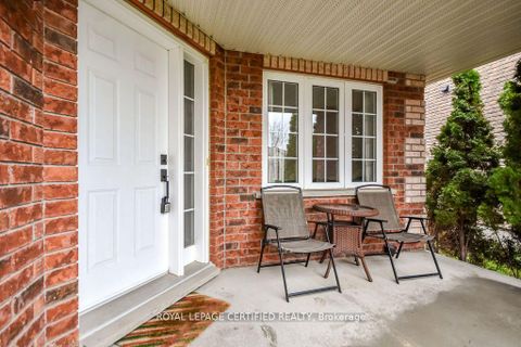 Photo 2 at 34 Balmoral Place, Shore, Barrie
