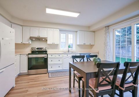 Photo 11 at 34 Balmoral Place, Shore, Barrie