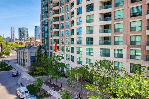Photo 10 at 210 - 7 Lorraine Drive, Willowdale West, Toronto