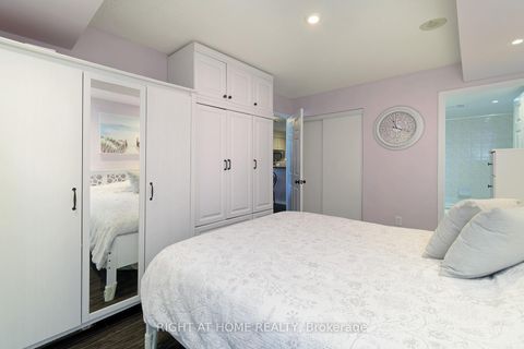 Photo 20 at 210 - 7 Lorraine Drive, Willowdale West, Toronto