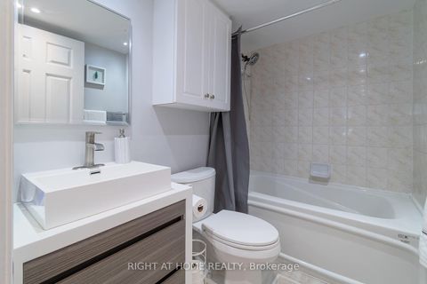 Photo 21 at 210 - 7 Lorraine Drive, Willowdale West, Toronto