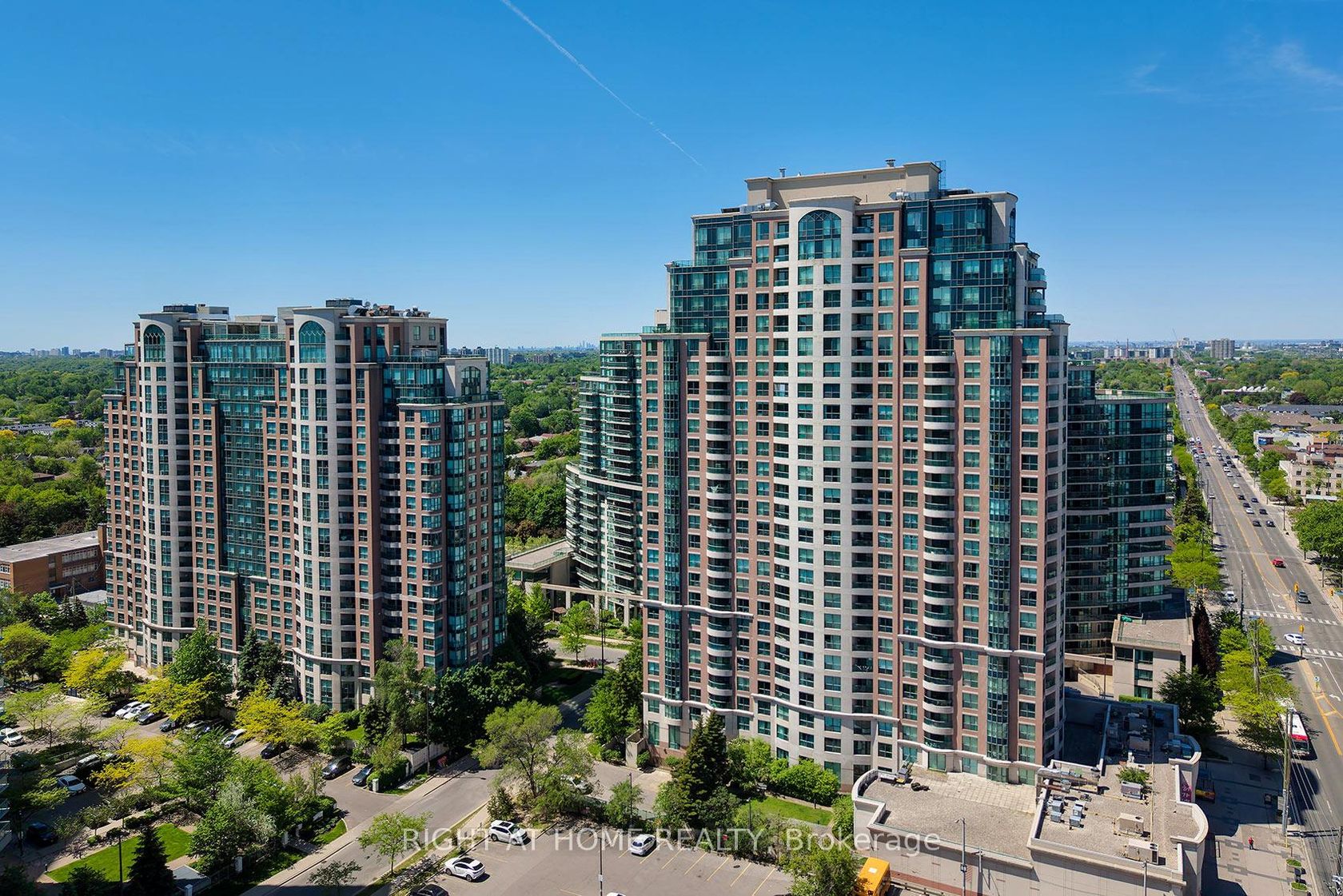 210 - 7 Lorraine Drive, Willowdale West, Toronto 