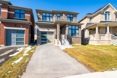 Photo 1 at 1386 Davis Loop, Lefroy, Innisfil