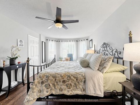 Photo 28 at 98 Arrowhead Drive, East Woodbridge, Vaughan