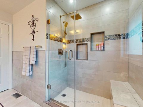 Photo 41 at 98 Arrowhead Drive, East Woodbridge, Vaughan
