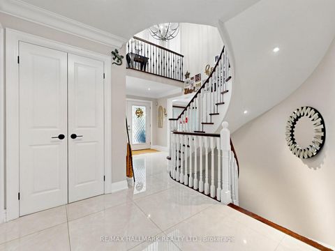 Photo 42 at 98 Arrowhead Drive, East Woodbridge, Vaughan