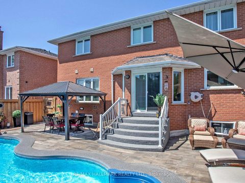 Photo 45 at 98 Arrowhead Drive, East Woodbridge, Vaughan